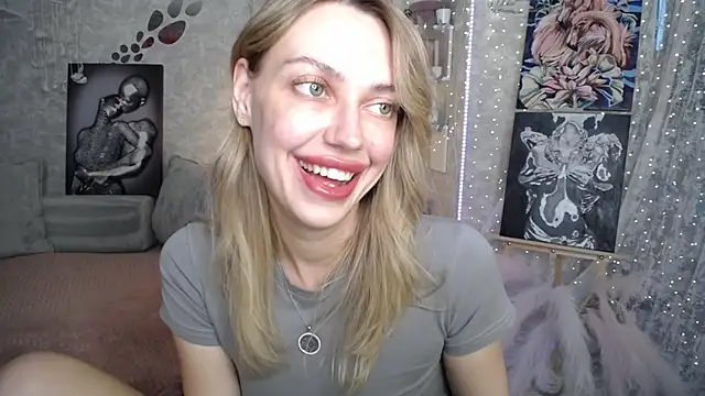 Snapshot of NickyAdamidi chatting on 06-12-26, 04:17 NickyAdamidi online show from 06-12-26, 04:17