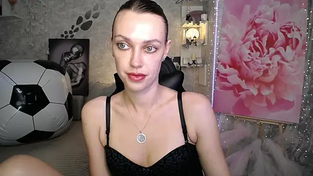 Snapshot of NickyAdamidi chatting on 07-13-26, 04:21 NickyAdamidi online show from 07-13-26, 04:21