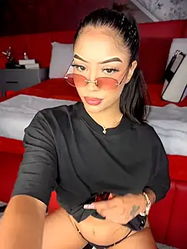 Snapshot of MystiqueXXX chatting on 06-19-26, 01:15 MystiqueXXX online show from 06-19-26, 01:15