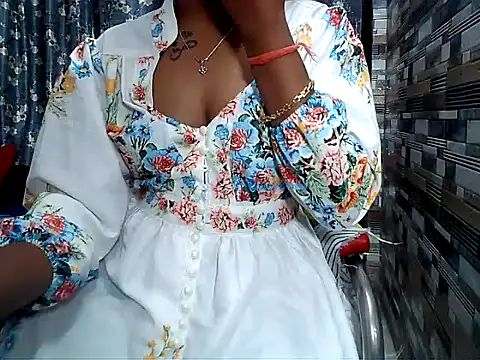 HOT AARVI11 online show from 10-31-25, 04:08