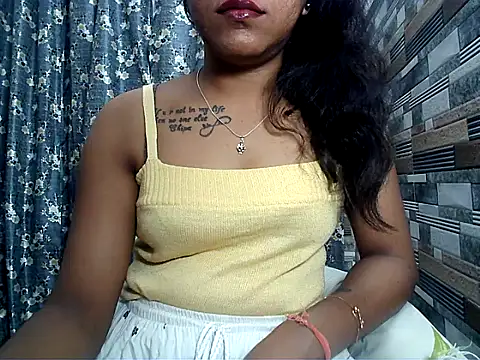 HOT AARVI11 online show from 11-08-25, 04:18