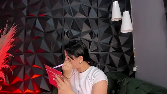 helenasaenz online show from 12-16-25, 12:32