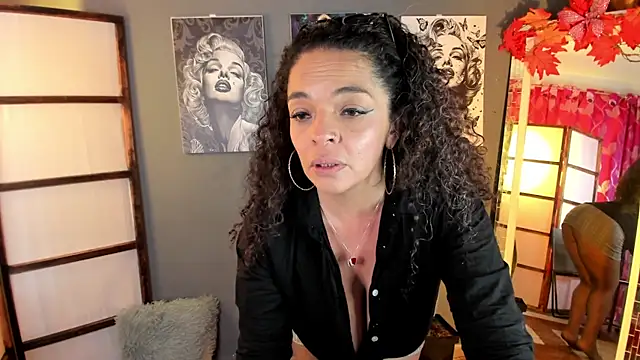Snapshot of eleonor_x chatting on 07-02-26, 03:23 eleonor x online show from 07-02-26, 03:23