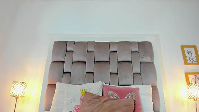 Snapshot of HarleyQueen666 chatting on 11-15-25, 11:29 HarleyQueen666 online show from 11-15-25, 11:29