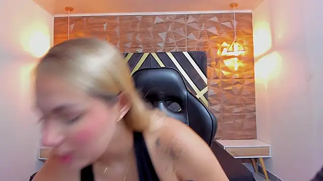 Snapshot of Emmaa_white_ chatting on 05-02-26, 05:18 Emmaa white online show from 05-02-26, 05:18