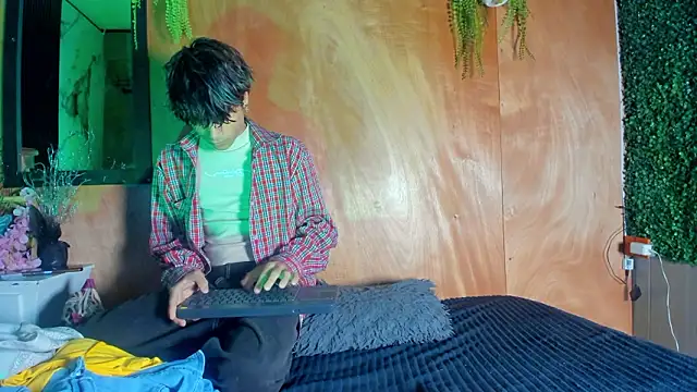 spicy adonhis online show from 03-25-26, 09:26