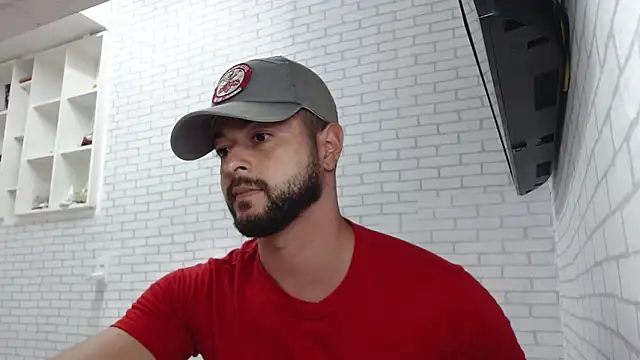 Snapshot of BombeiroHotx chatting on 02-05-26, 06:01 BombeiroHotx online show from 02-05-26, 06:01