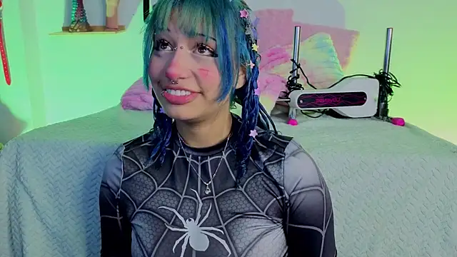 Snapshot of zoelight18 chatting on 02-12-26, 03:23 zoelight18 online show from 02-12-26, 03:23