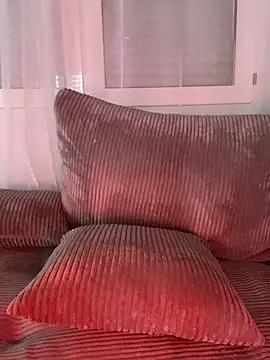 Snapshot of emiliafrancaise chatting on 03-09-26, 08:29 emiliafrancaise online show from 03-09-26, 08:29