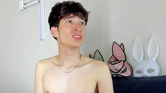 Snapshot of _DantFox_ chatting on 09-14-25, 04:33 DantFox online show from 09-14-25, 04:33