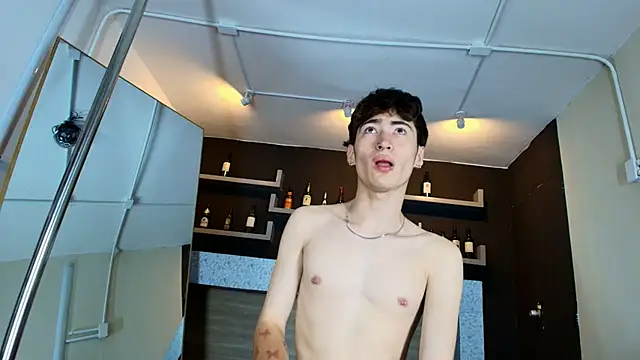 Snapshot of _DantFox_ chatting on 10-11-25, 08:29 DantFox online show from 10-11-25, 08:29