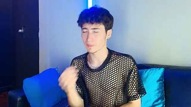 Snapshot of _DantFox_ chatting on 10-26-25, 08:15 DantFox online show from 10-26-25, 08:15