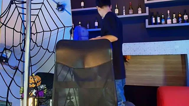 Snapshot of _DantFox_ chatting on 11-03-25, 08:10 DantFox online show from 11-03-25, 08:10