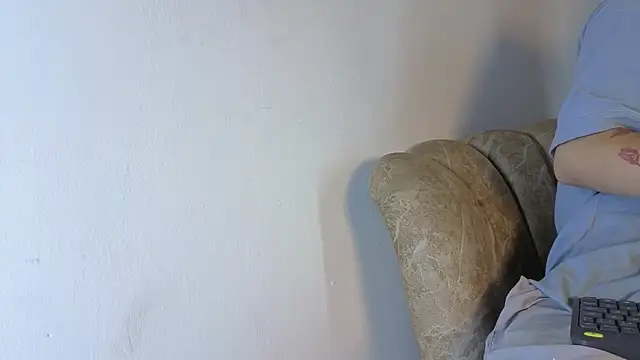 Snapshot of _DantFox_ chatting on 12-15-25, 09:19 DantFox online show from 12-15-25, 09:19