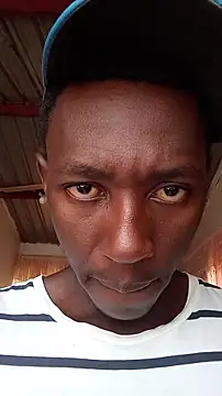 Snapshot of Mshengu01 chatting on 01-08-26, 10:28 Mshengu01 online show from 01-08-26, 10:28