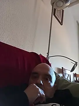 Snapshot of geli45 chatting on 02-21-26, 03:35 geli45 online show from 02-21-26, 03:35