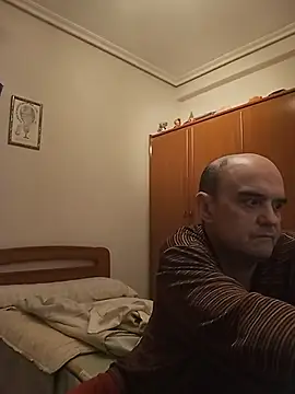 Snapshot of geli45 chatting on 03-09-26, 10:25 geli45 online show from 03-09-26, 10:25