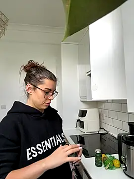 AlitaNova online show from 10-25-25, 10:56