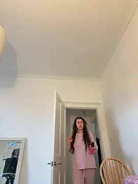 AlitaNova online show from 11-20-25, 01:44