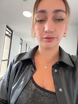 Ninabigtitied online show from 03-08-26, 04:44