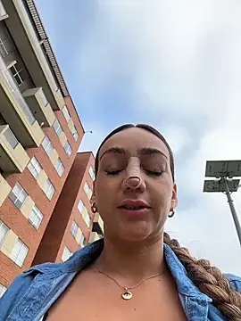 Ninabigtitied online show from 04-14-26, 12:22