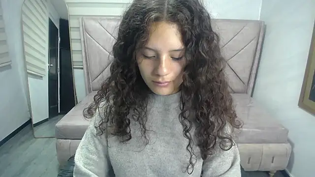 Velvet Moon V online show from 09-29-25, 01:16