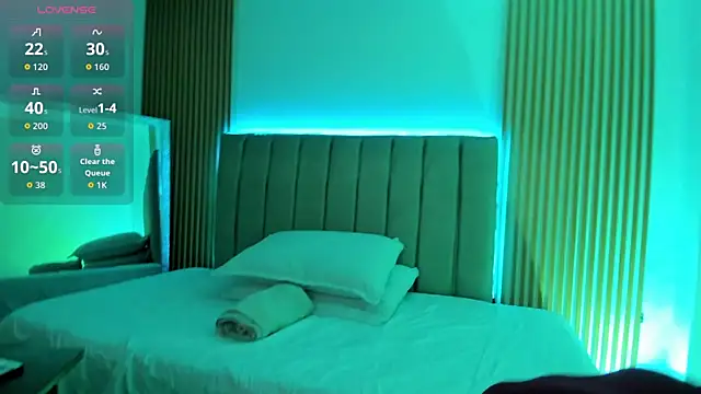 naishaa  online show from 09-25-25, 06:33