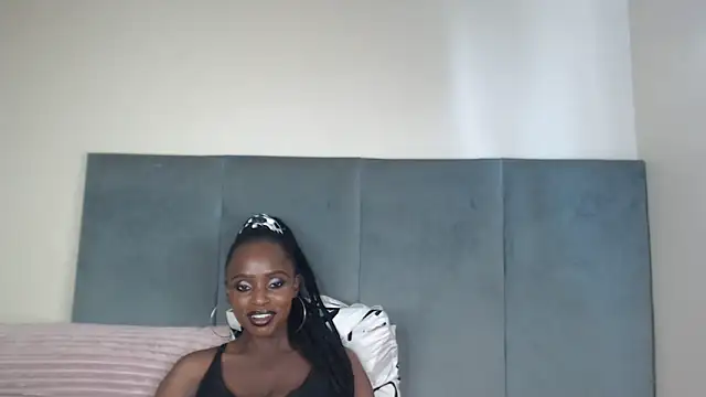 Snapshot of Jah-Queen chatting on 04-08-26, 08:36 Jah-Queen online show from 04-08-26, 08:36