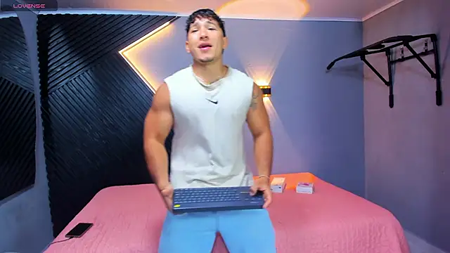 Horny nick18 online show from 03-28-26, 12:16