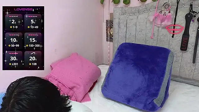 Snapshot of katalinathxandbritney1 chatting on 09-19-25, 09:15 katalinathxandbritney1 online show from 09-19-25, 09:15