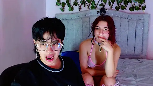 Snapshot of katalinathxandbritney1 chatting on 12-15-25, 04:39 katalinathxandbritney1 online show from 12-15-25, 04:39