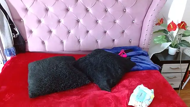 Snapshot of katalinathxandbritney1 chatting on 02-03-26, 04:43 katalinathxandbritney1 online show from 02-03-26, 04:43