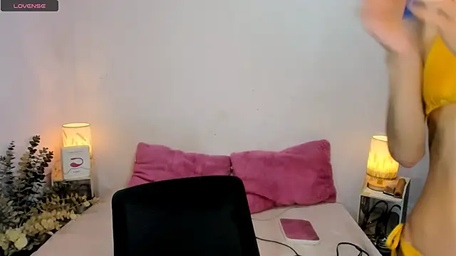 Snapshot of tsmokemachine chatting on 11-06-25, 02:51 tsmokemachine online show from 11-06-25, 02:51