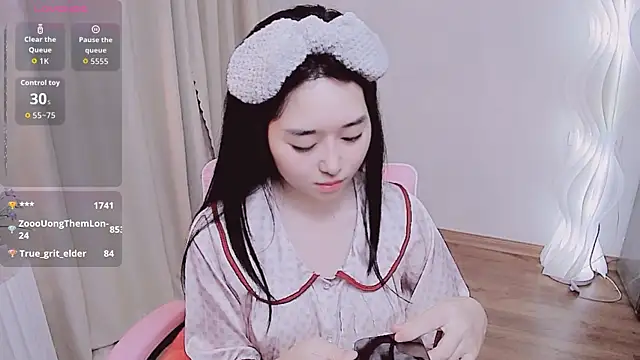 Miu-999 online show from 10-13-25, 02:17