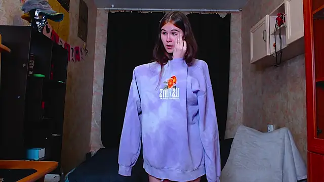 Snapshot of litle_owl chatting on 09-23-25, 05:05 litle owl online show from 09-23-25, 05:05