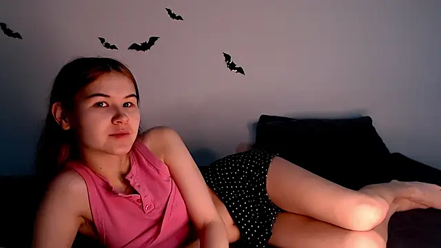 Snapshot of litle_owl chatting on 11-01-25, 02:19 litle owl online show from 11-01-25, 02:19