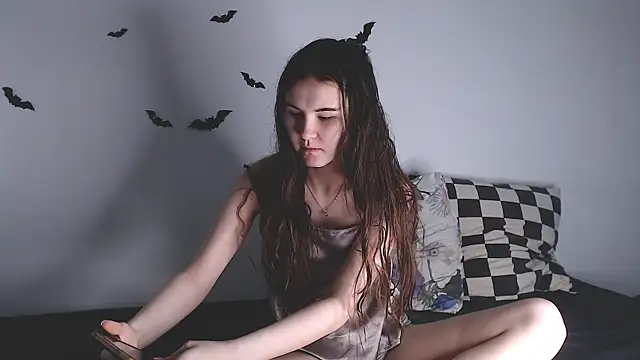 Snapshot of litle_owl chatting on 11-23-25, 01:11 litle owl online show from 11-23-25, 01:11