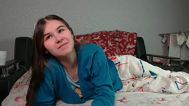 litle owl online show from 06-04-26, 01:55