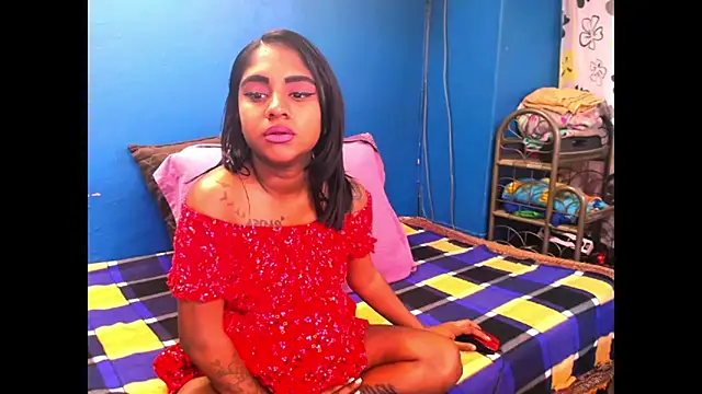 Snapshot of indiansumaya chatting on 10-10-25, 06:01 indiansumaya online show from 10-10-25, 06:01