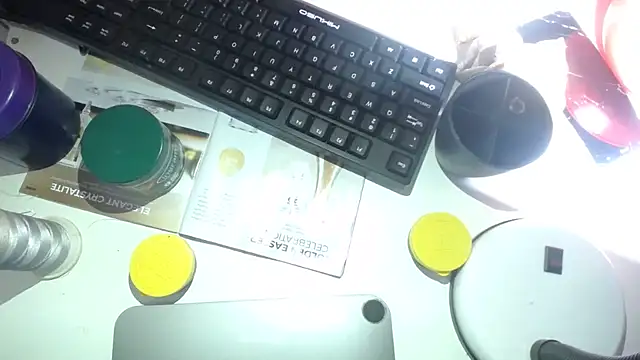 Snapshot of EbonyEssence chatting on 10-31-25, 04:02 EbonyEssence online show from 10-31-25, 04:02