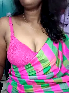 Snapshot of Tamil_kavinila chatting on 09-18-25, 04:36 Tamil kavinila online show from 09-18-25, 04:36