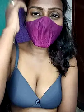 Snapshot of Tamil_kavinila chatting on 10-24-25, 04:03 Tamil kavinila online show from 10-24-25, 04:03