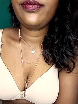 Snapshot of Tamil_kavinila chatting on 11-06-25, 04:24 Tamil kavinila online show from 11-06-25, 04:24