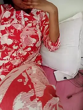 Snapshot of Naira-Tripathi chatting on 09-16-25, 05:30 Naira-Tripathi online show from 09-16-25, 05:30