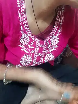 Snapshot of Naira-Tripathi chatting on 10-17-25, 05:54 Naira-Tripathi online show from 10-17-25, 05:54