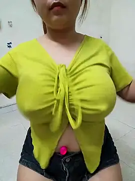 Snapshot of Akira_sera chatting on 10-06-25, 03:04 Akira sera online show from 10-06-25, 03:04