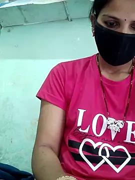 poojam93 online show from 09-18-25, 02:35