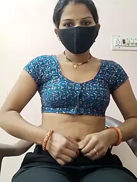 poojam93 online show from 12-17-25, 03:45