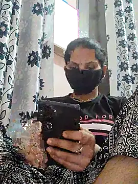 Snapshot of poojam93 chatting on 02-05-26, 03:38 poojam93 online show from 02-05-26, 03:38