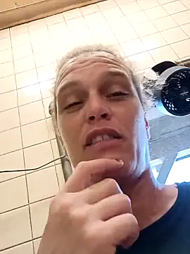 sarahkat86 online show from 10-21-25, 07:36